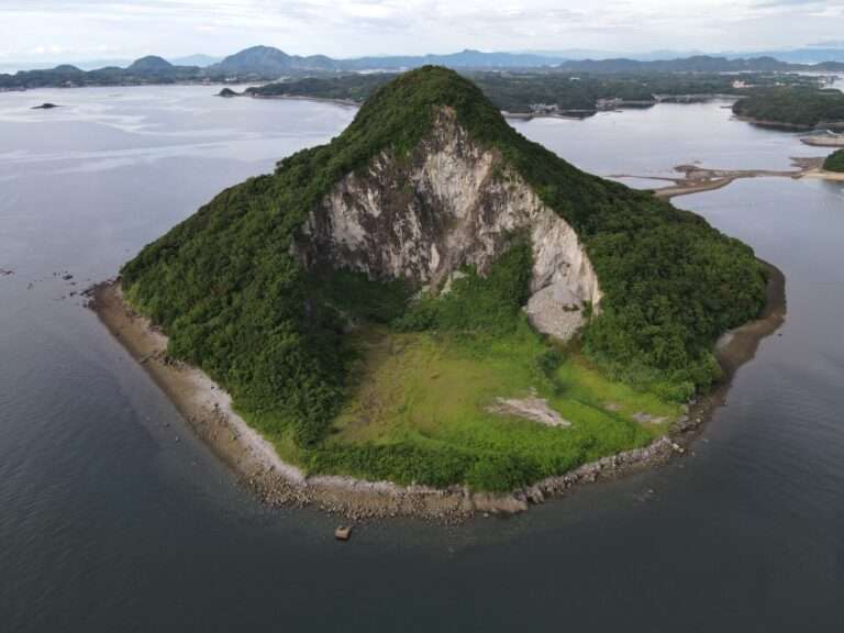 採掘された島